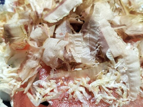 葉タマネギの玉ねぎとトマトと干しエビのおかかサラダ